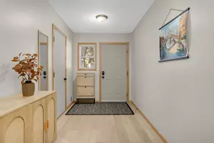 657 Kingfisher Ln, Woodbury, MN 55125 - Photo 2