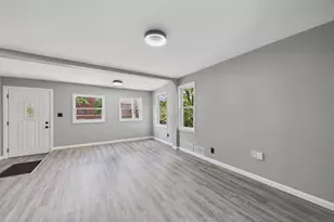 2423 Quincy St NE, Minneapolis, MN 55418 - Photo 10