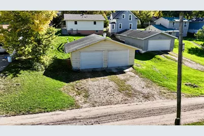 308 2nd Street SE, Pelican Rapids, MN 56572 - Photo 26