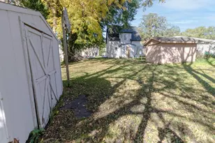 825 W Clark St, Albert Lea, MN 56007 - Photo 8