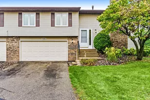 10394 Balsam Ln, Eden Prairie, MN 55347 - Photo 2