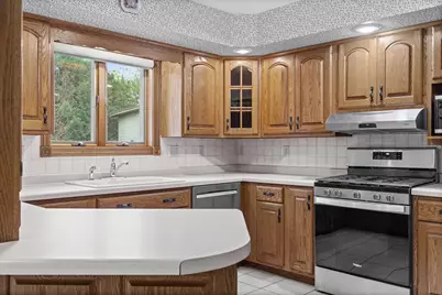 525 S 14th Street, La Crescent, MN 55947 - Photo 2
