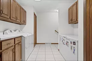 525 S 14th St, La Crescent, MN 55947 - Photo 14