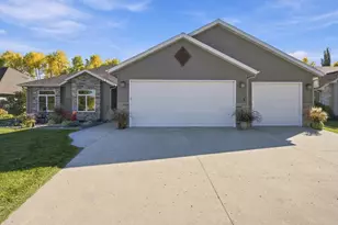3823 43rd Ave S, Moorhead, MN 56560 - Photo 2