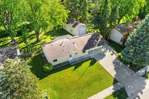 1086 Lowell Dr, Apple Valley, MN 55124 - Photo 2