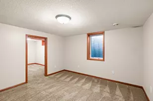 1086 Lowell Dr, Apple Valley, MN 55124 - Photo 26