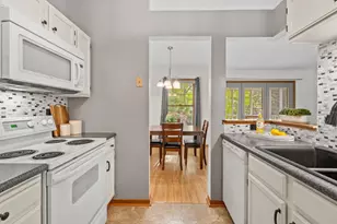 10932 Quebec Ave S, Bloomington, MN 55438 - Photo 22