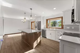 12575 Fescue Ct, Eden Prairie, MN 55347 - Photo 22