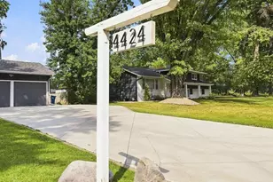 4424 W 70th St, Edina, MN 55435 - Photo 2