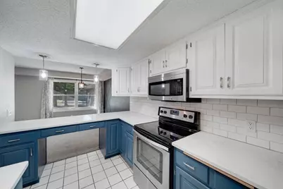 18657 Clear View Court, Minnetonka, MN 55345 - Photo 10