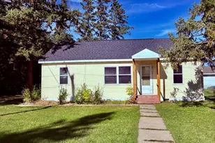 412 2nd St NW, Baudette, MN 56623 - Photo 2
