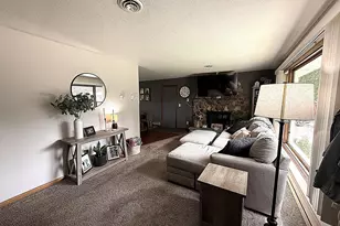 112 Orchard Cir, Montevideo, MN 56265 - Photo 8