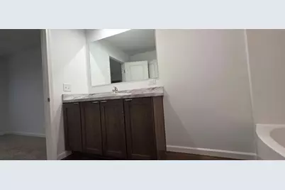 409 W Clark Street, Albert Lea, MN 56007 - Photo 8