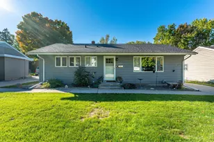412 E Everett Ave, Fergus Falls, MN 56537 - Photo 1