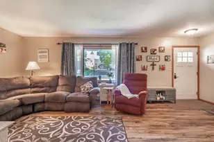 412 E Everett Ave, Fergus Falls, MN 56537 - Photo 6