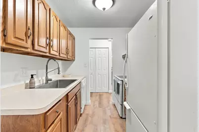 8045 Xerxes Avenue S #109, Bloomington, MN 55431 - Photo 6