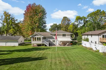 6624 Edgemont Boulevard N, Brooklyn Park, MN 55428 - Photo 2