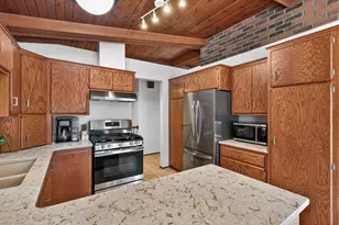 1938 Edgerton St, Maplewood, MN 55117 - Photo 16
