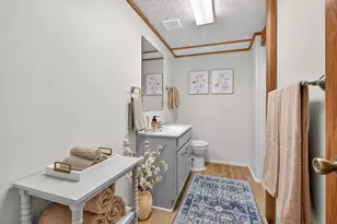 1938 Edgerton St, Maplewood, MN 55117 - Photo 32
