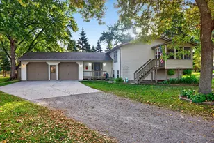 24 Willow Cir, Annandale, MN 55302 - Photo 2