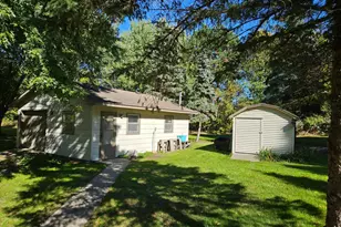 24 Willow Cir, Annandale, MN 55302 - Photo 2