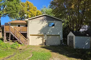 126 2nd Ave SW, Wells, MN 56097 - Photo 2