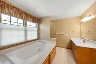 15395 Boulder Pointe Rd, Eden Prairie, MN 55347 - Photo 32