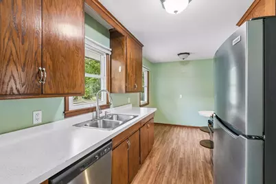 7006 Ewing Avenue N, Brooklyn Center, MN 55429 - Photo 10