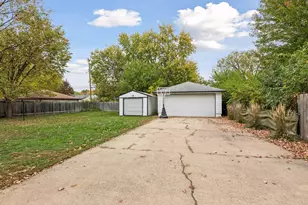 7006 Ewing Ave N, Brooklyn Center, MN 55429 - Photo 36