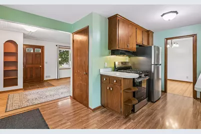 7006 Ewing Avenue N, Brooklyn Center, MN 55429 - Photo 8