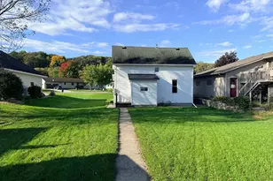 1223 S Jefferson St, New Ulm, MN 56073 - Photo 2