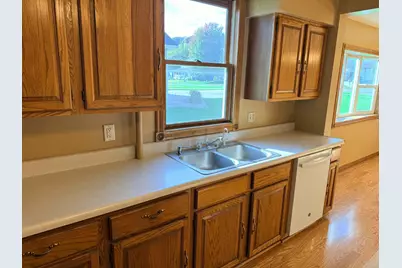 1223 S Jefferson Street, New Ulm, MN 56073 - Photo 4