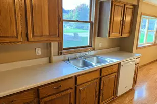 1223 S Jefferson St, New Ulm, MN 56073 - Photo 4