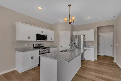 683 47th Avenue NE, Saint Cloud, MN 56304 - Photo 4