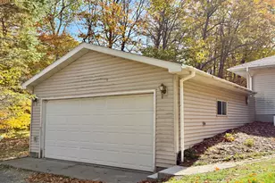 33137 Gary Dr, Grand Rapids, MN 55744 - Photo 4