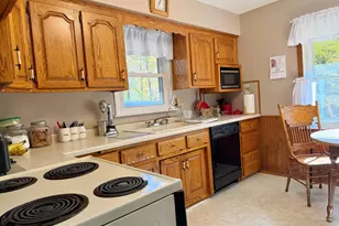 33137 Gary Dr, Grand Rapids, MN 55744 - Photo 2