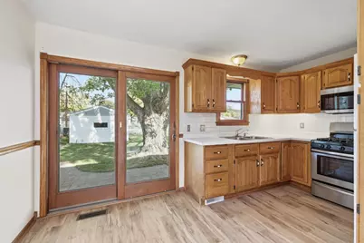 2223 Maryland Avenue E, Saint Paul, MN 55119 - Photo 8
