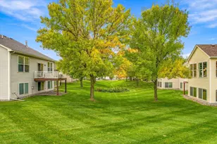 10801 Thone Rd, Woodbury, MN 55129 - Photo 58