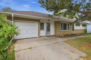 1677 Rose Pl, Roseville, MN 55113 - Photo 2
