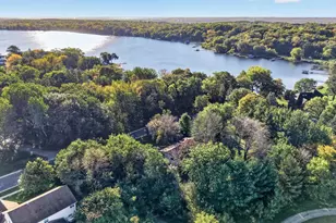 9270 Kiowa Trail, Chanhassen, MN 55317 - Photo 2