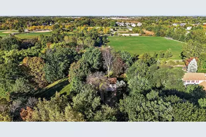 9270 Kiowa Trail, Chanhassen, MN 55317 - Photo 2