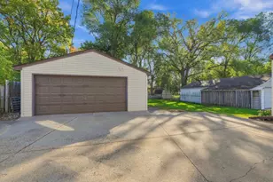9917 Pleasant Ave S, Bloomington, MN 55420 - Photo 36