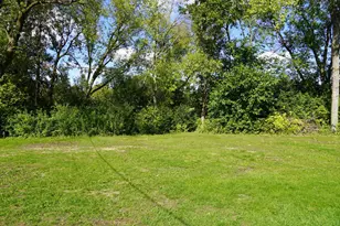 1595 Sandhurst Ave E, Maplewood, MN 55109 - Photo 6