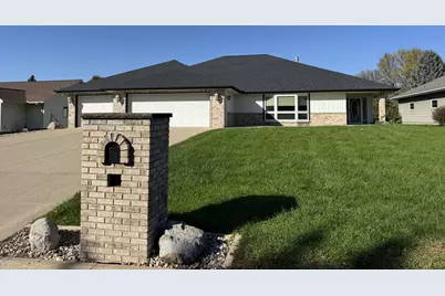 541 Southport Drive, Fairmont, MN 56031 - Photo 2