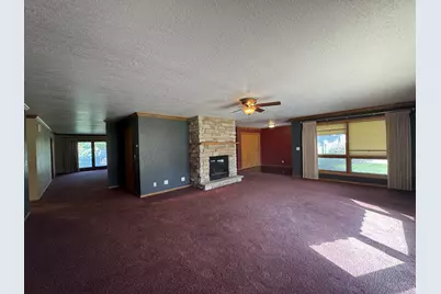 541 Southport Drive, Fairmont, MN 56031 - Photo 8