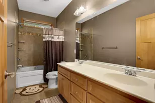 7654 Bennett Ct, Inver Grove Heights, MN 55077 - Photo 14