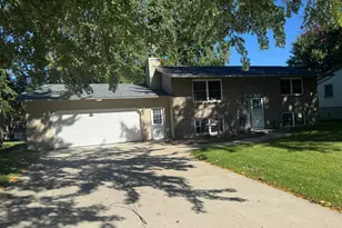 60 18th Pl NE, Owatonna, MN 55060 - Photo 2