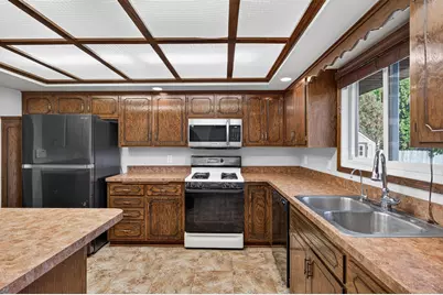 8400 Douglas Drive N, Brooklyn Park, MN 55443 - Photo 6