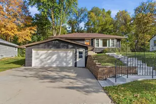 443 Eldridge Ave W, Roseville, MN 55113 - Photo 1