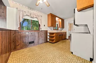 6131 Lee Ave N, Brooklyn Center, MN 55429 - Photo 24